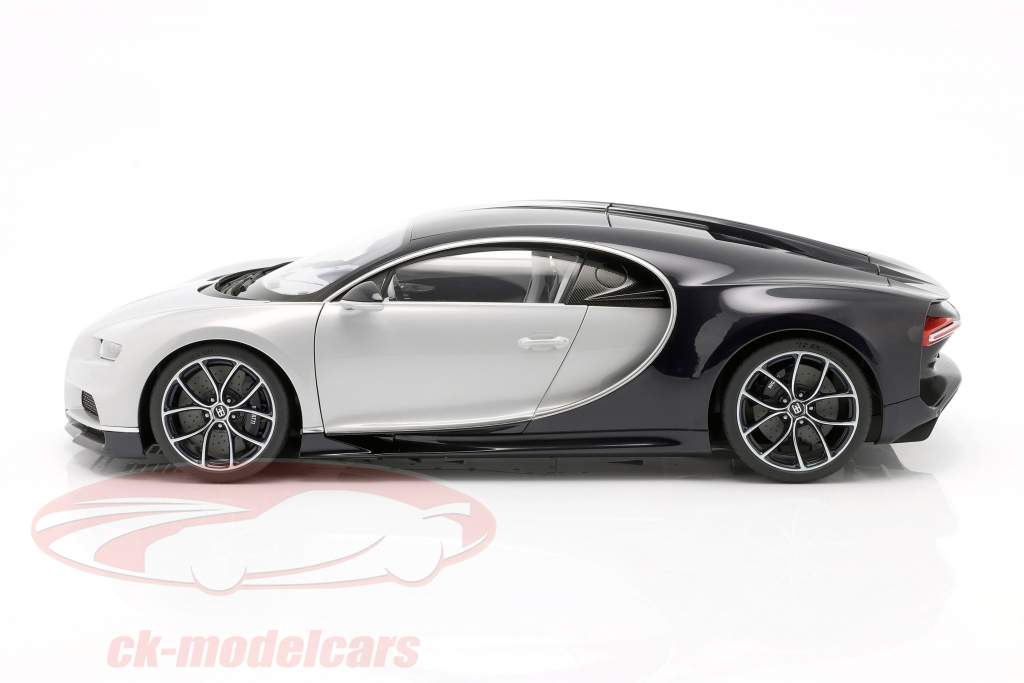 Bugatti Chiron Année de construction 2017 glacier blanc / atlantic bleu 1:12 AUTOart