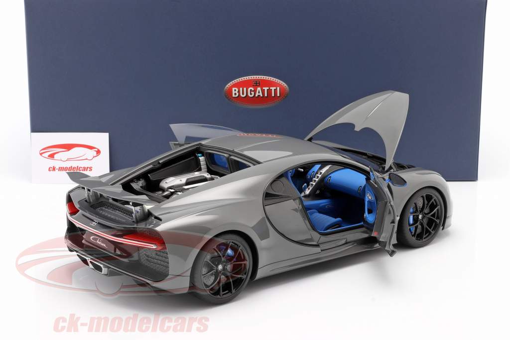 Bugatti Chiron Ano de construção 2017 jet cinzento 1:12 AUTOart