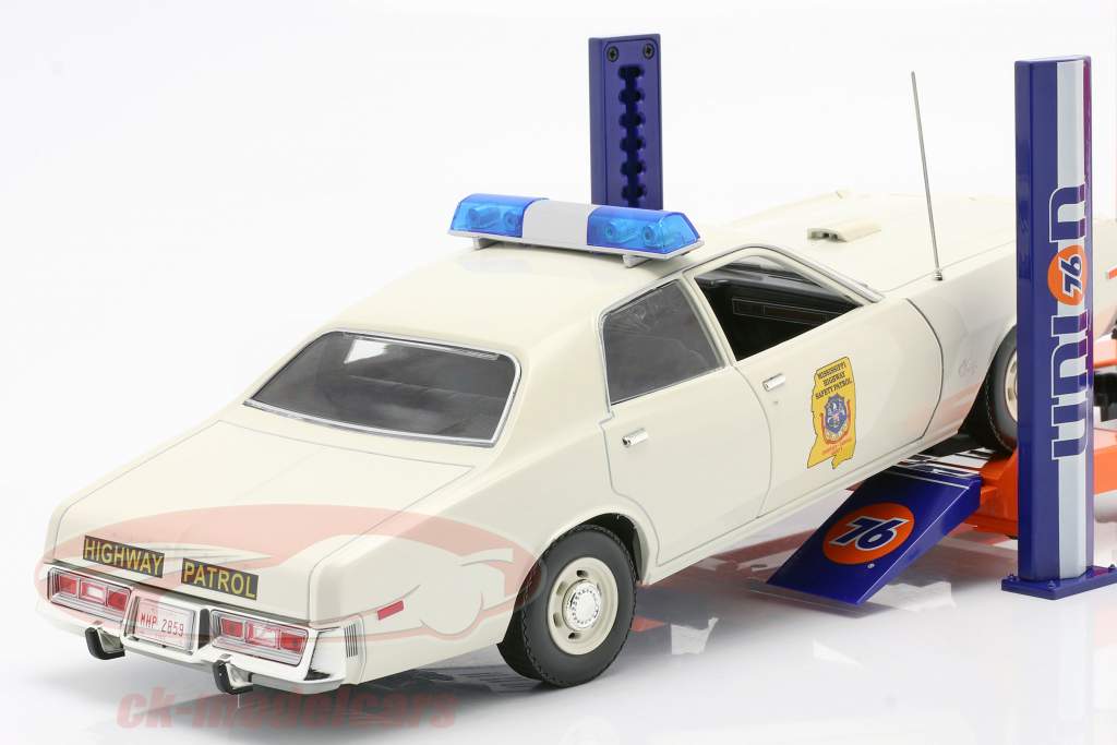 Adjustable four-post Lift Union 76 blue / orange 1:18 Greenlight