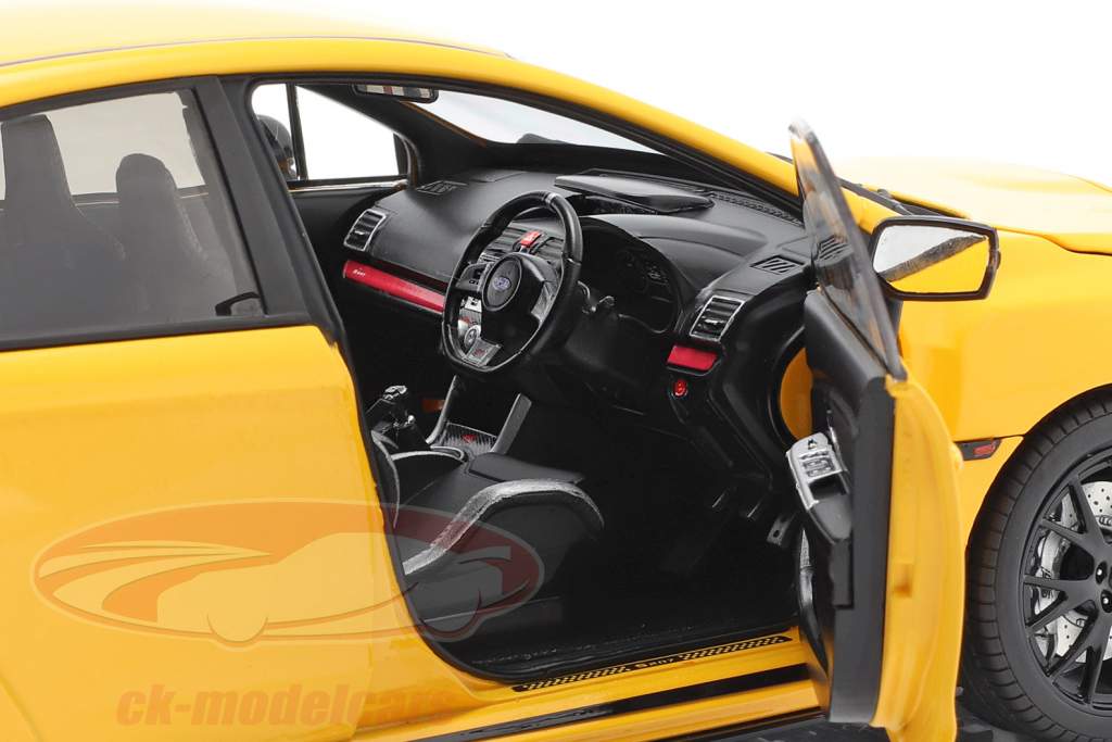 Subaru S207 NBR Challenge Package an 2015 Jaune 1:18 SunStar