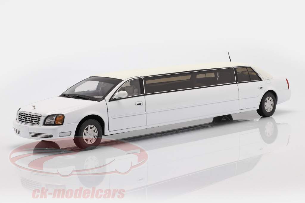 Cadillac DeVille Limousine Byggeår 2004 hvid 1:18 SunStar