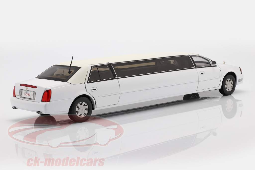 Cadillac DeVille Limousine 建设年份 2004 白色 1:18 SunStar
