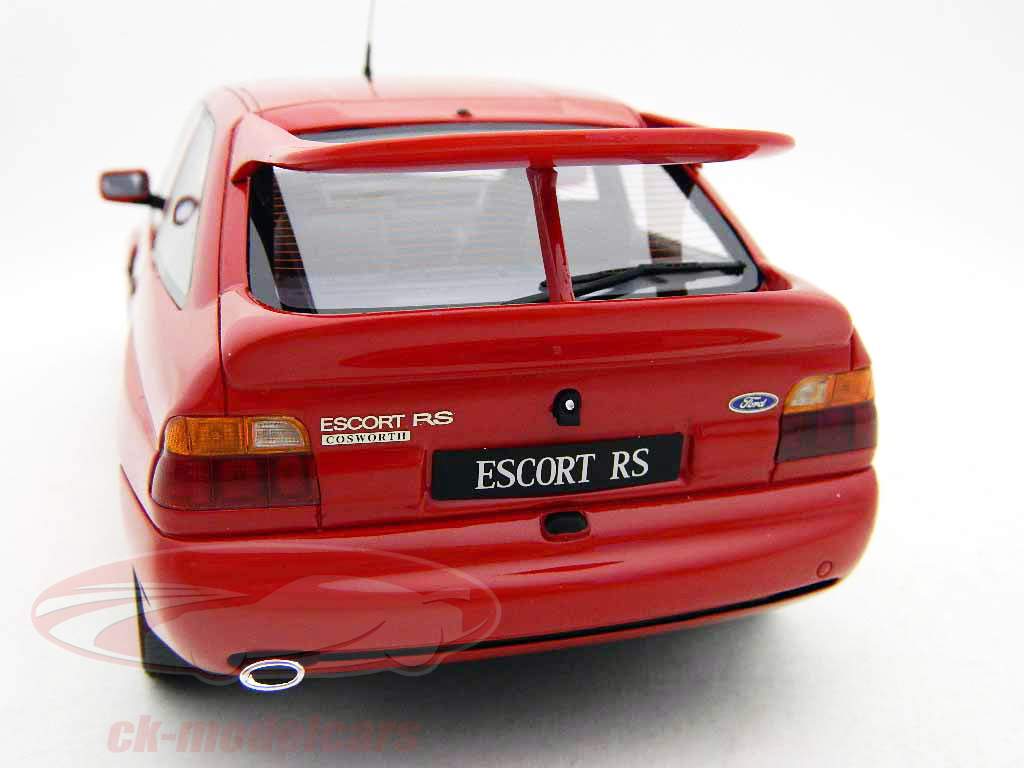 Ford Escort RS красная 1:18 Ottomobile