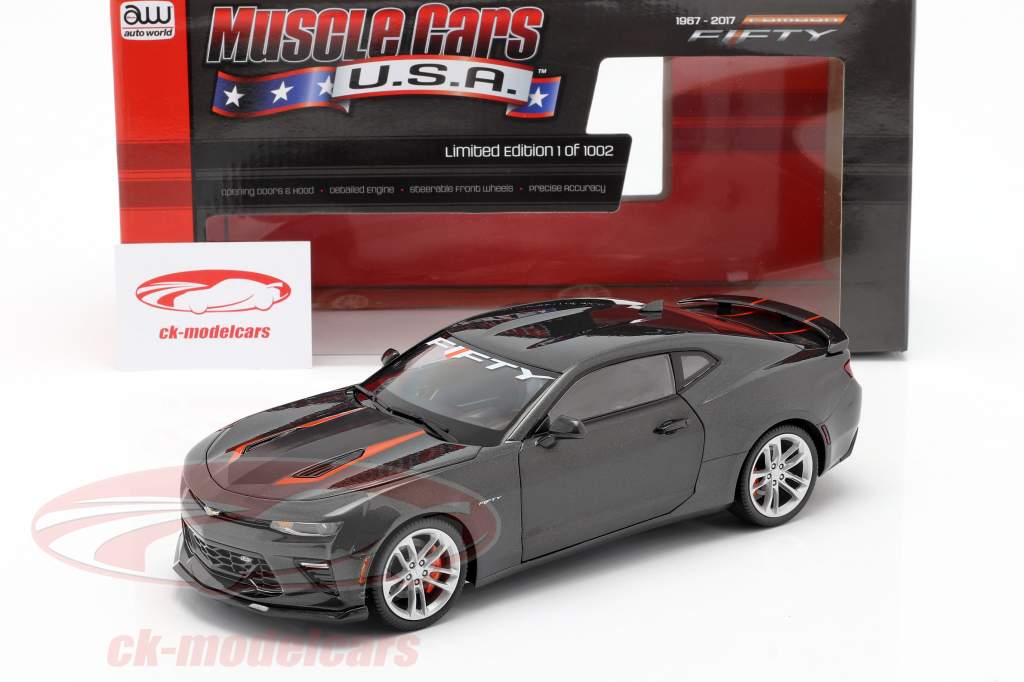 Chevrolet Camaro SS Baujahr 2017 grau metallic 1:18 AutoWorld