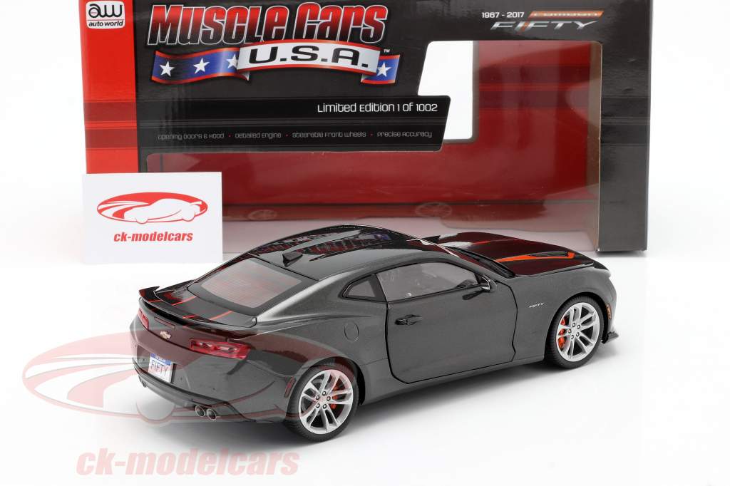 Chevrolet Camaro SS Baujahr 2017 grau metallic 1:18 AutoWorld