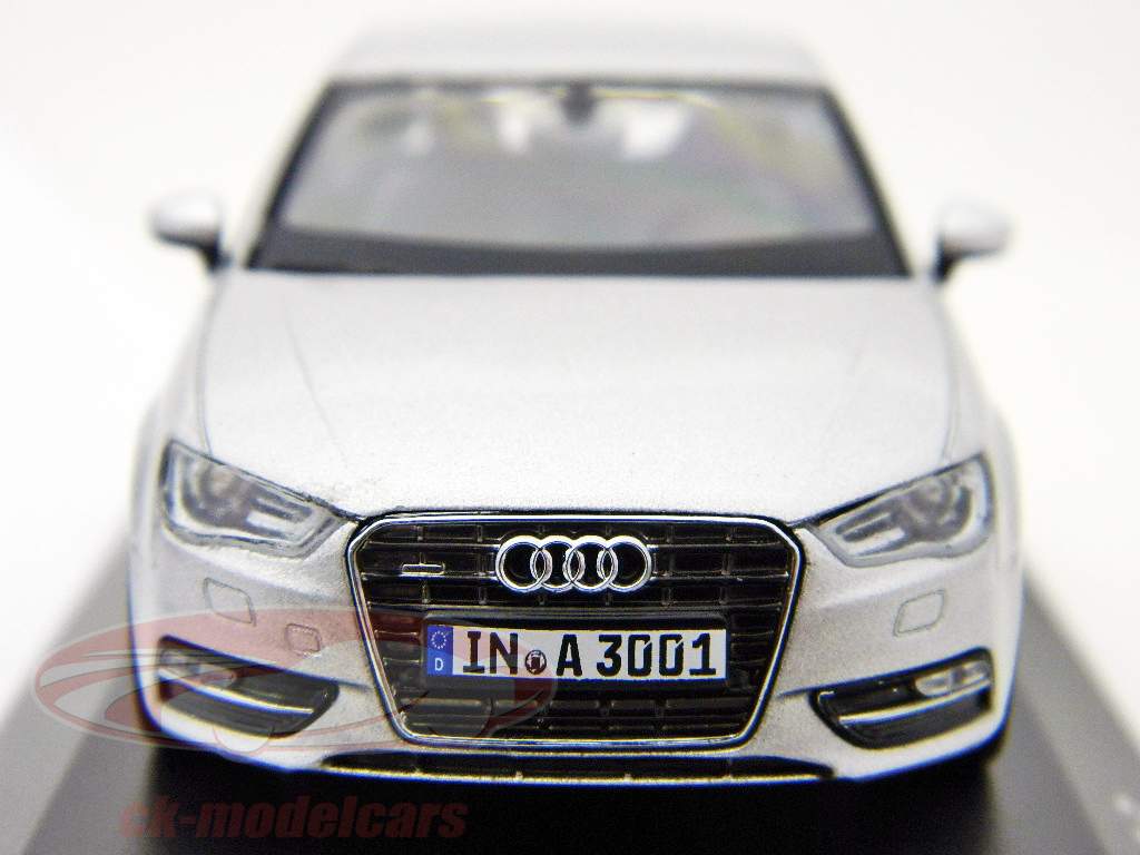 Audi A3 лед серебро 1:43 Schuco