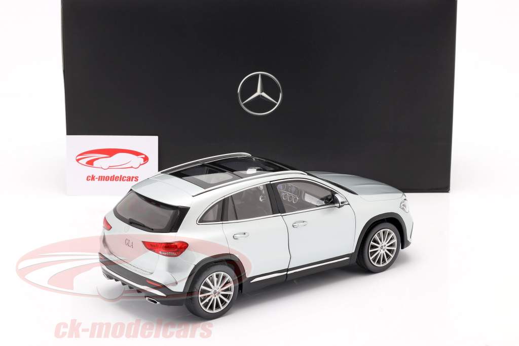 Mercedes-Benz GLA-Klasse (H247) Baujahr 2020 iridiumsilber 1:18 Z-Models