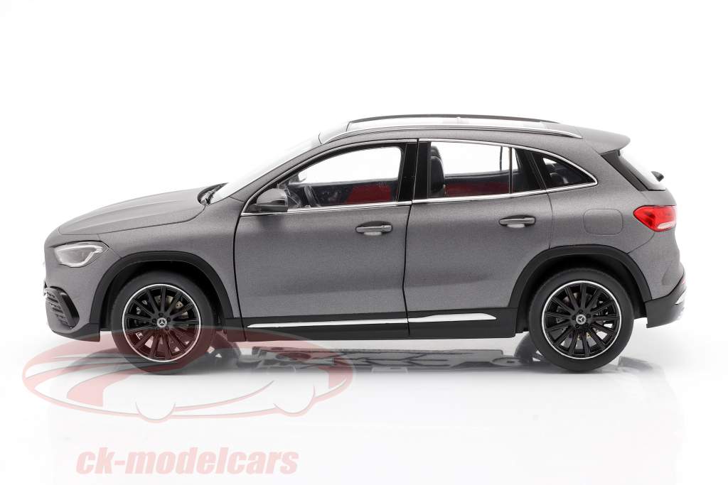 Mercedes-Benz GLA klasse (H247) Byggeår 2020 bjerggrå 1:18 Z-Models