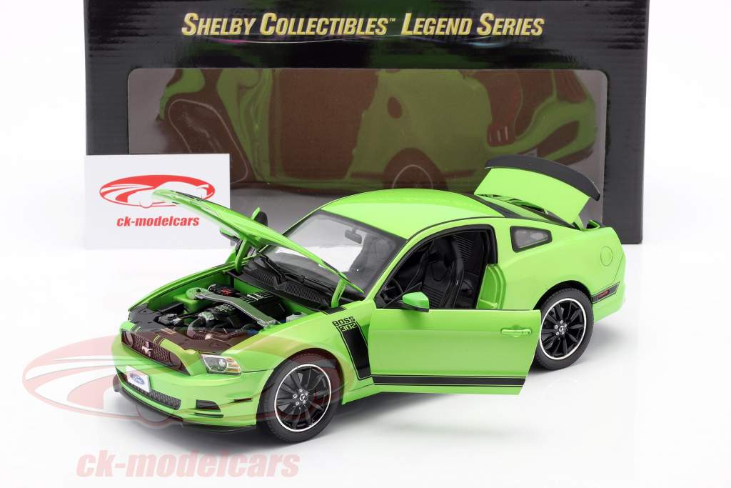 Ford Mustang Boss 302 Year 2013 green 1:18 ShelbyCollectibles