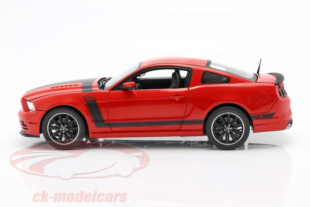 Ford Mustang Boss 302 Year 2013 red 1:18 ShelbyCollectibles