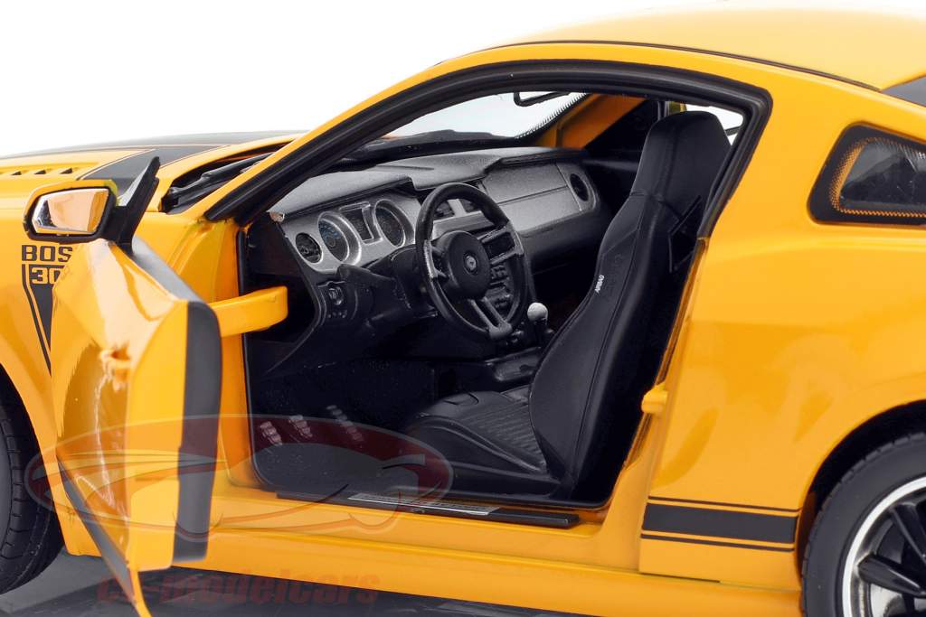 Ford Mustang Boss 302 Anno 2013 giallo / nero 1:18 ShelbyCollectibles