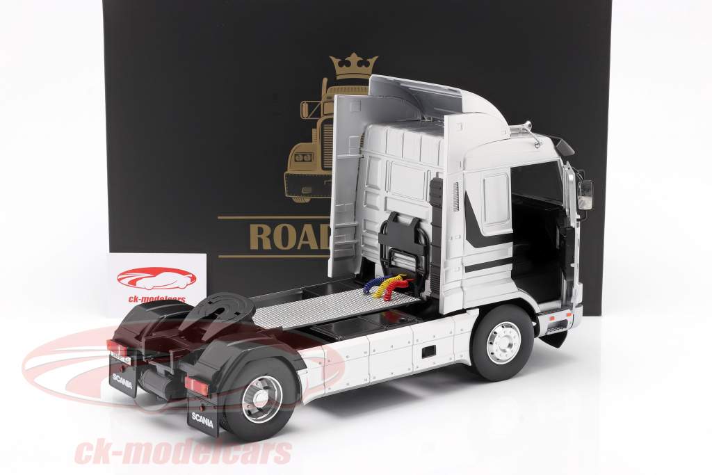 Scania 143 Streamline Truck year 1995 silver / black 1:18 Road Kings