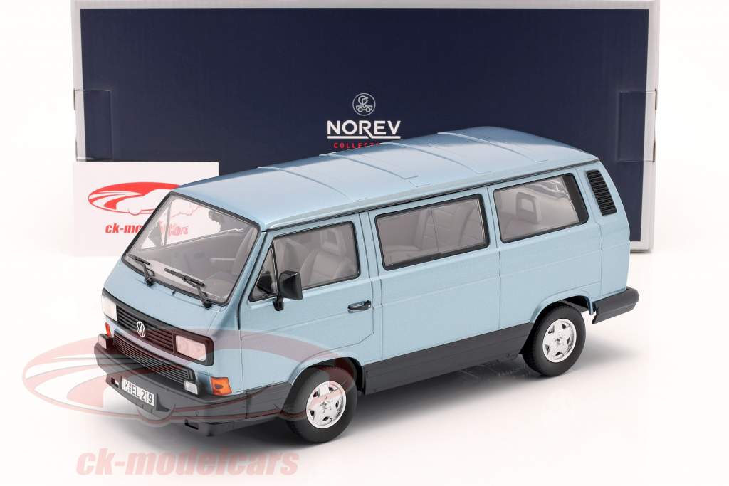 Volkswagen VW Multivan Baujahr 1990 hellblau metallic 1:18 Norev