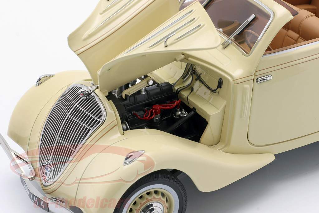 Peugeot 402 Eclipse Byggeår 1937 beige / karamel 1:18 Norev
