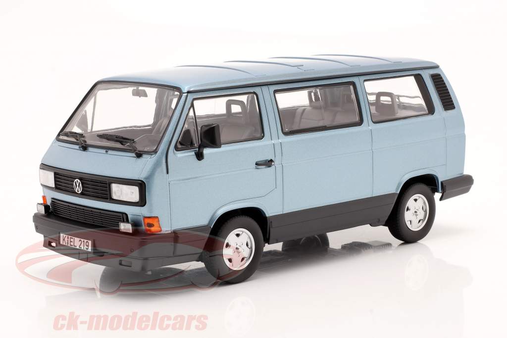 Volkswagen VW Multivan Baujahr 1990 hellblau metallic 1:18 Norev
