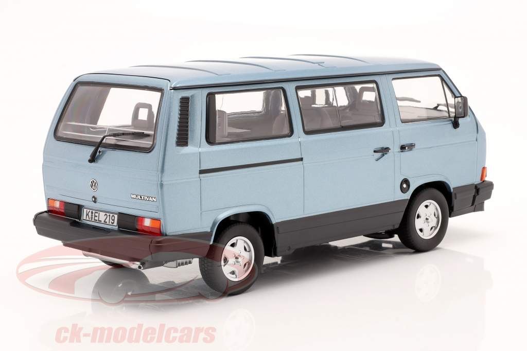 Volkswagen VW Multivan Baujahr 1990 hellblau metallic 1:18 Norev