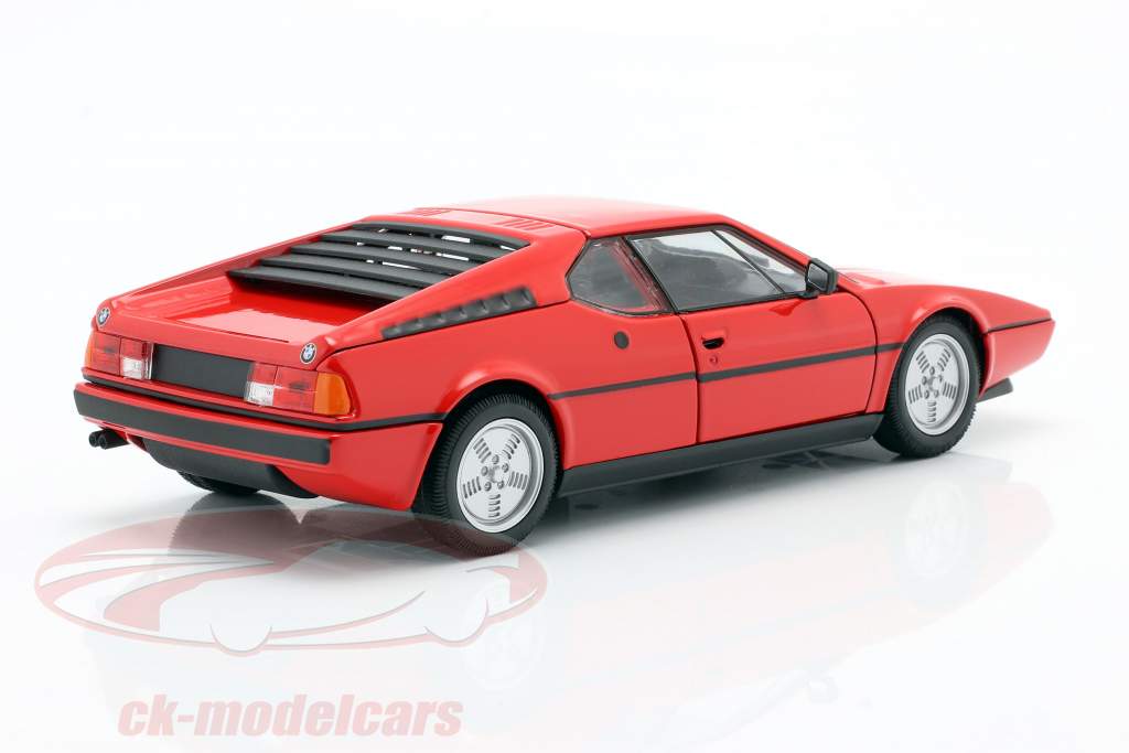 BMW M1 year 1978 red 1:24 Welly