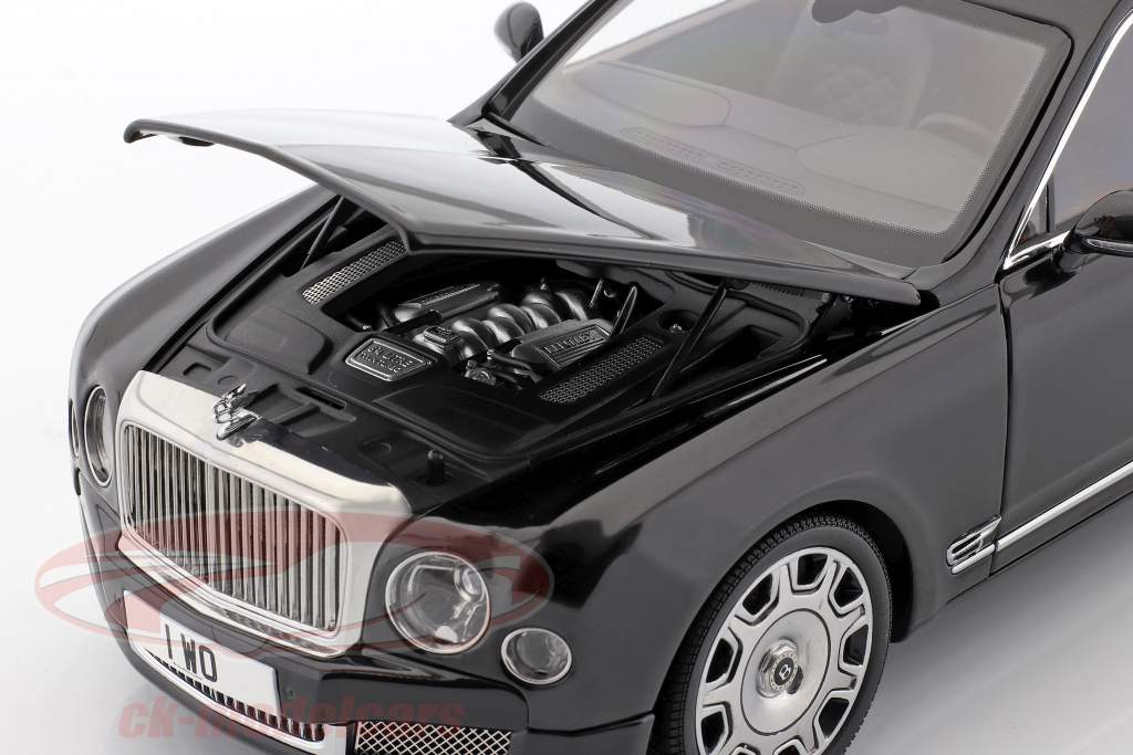 Bentley Mulsanne Grand Limousine by Mulliner 2017 onyx black 1:18 Almost Real