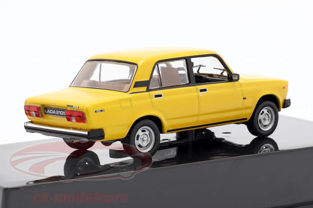 Lada 2105 Год постройки 1981 желтый 1:43 Ixo