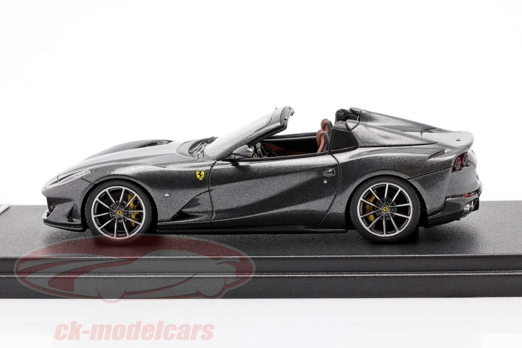 Ferrari 812 GTS Spider Ano de construção 2019 Silverstone cinzento 1:43 LookSmart