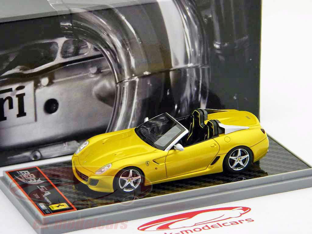 Ferrari SA Aperta année 2010 jaune métallique / gris métallique 01h43 BBR