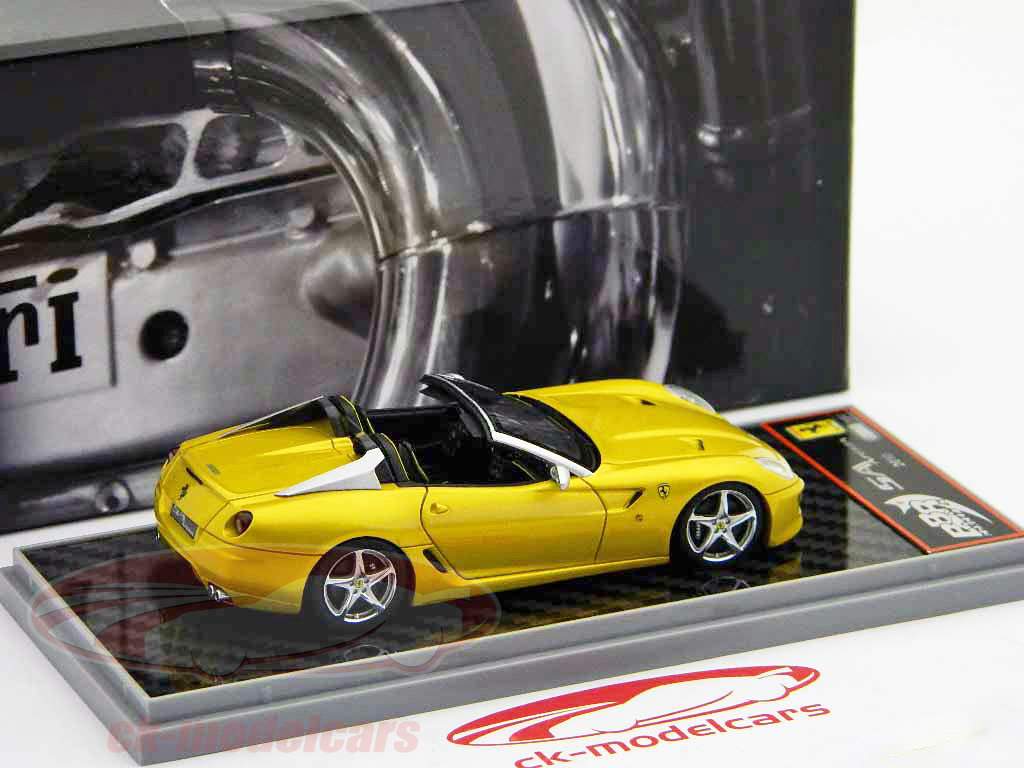 Ferrari SA Aperta année 2010 jaune métallique / gris métallique 01h43 BBR