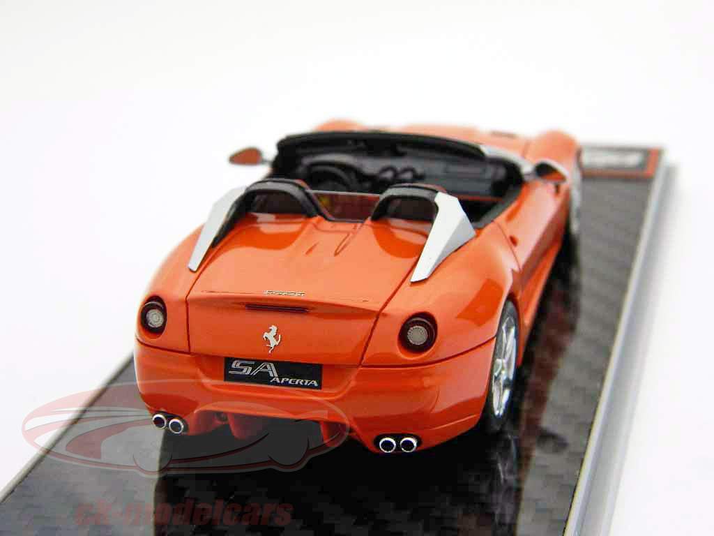 Ferrari SA Aperta Année 2010 rouge / rouge BBR 1:43