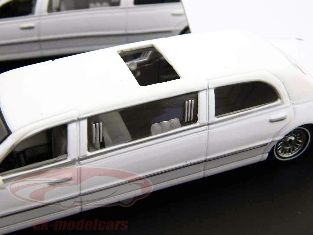 Lincoln Town Car Stretch sedan år 2000 hvid 1:43 Vitesse