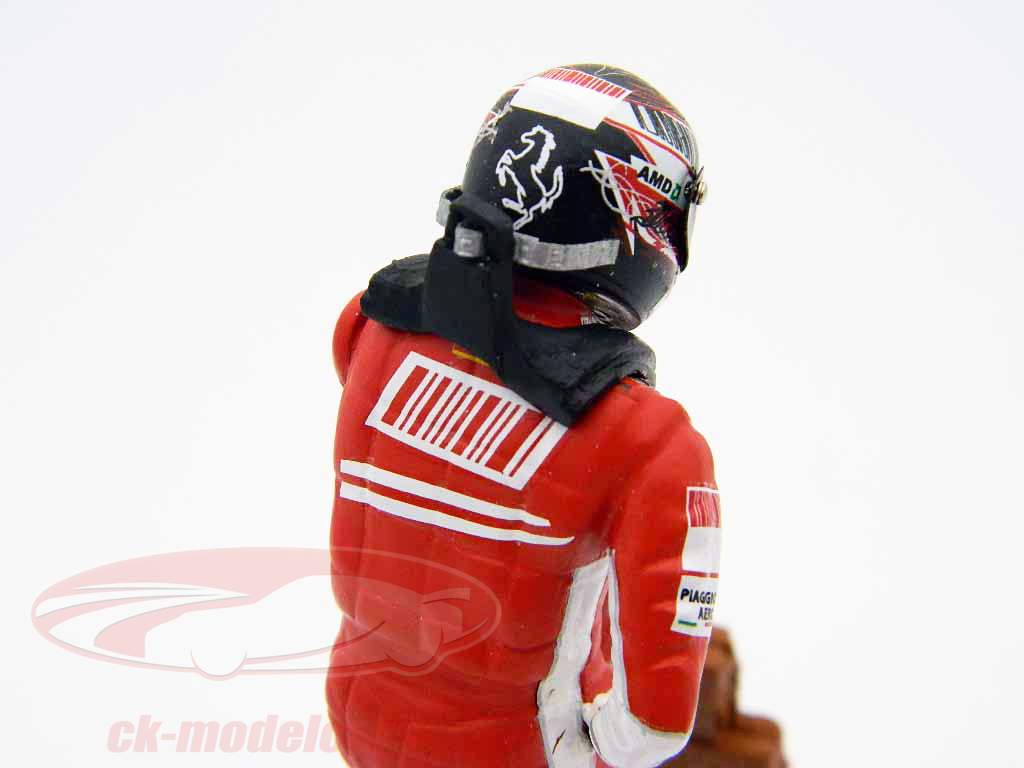 K. Raikkonen Fahrerfigur Formel 1 Weltmeister 2007 stehend Ed.3 1:18 TopMo