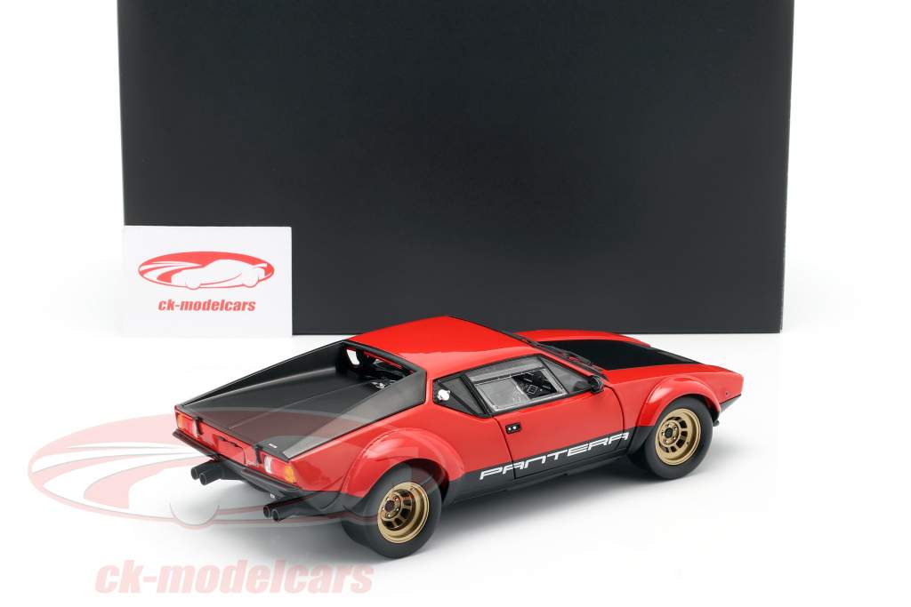 De Tomaso Pantera GT4 Byggeår 1972 rød / sort 1:18 Kyosho