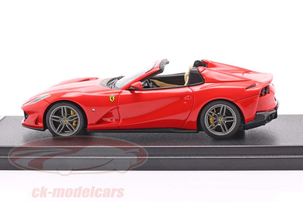 Ferrari 812 GTS Spider Ano de construção 2019 scuderia vermelho 1:43 LookSmart