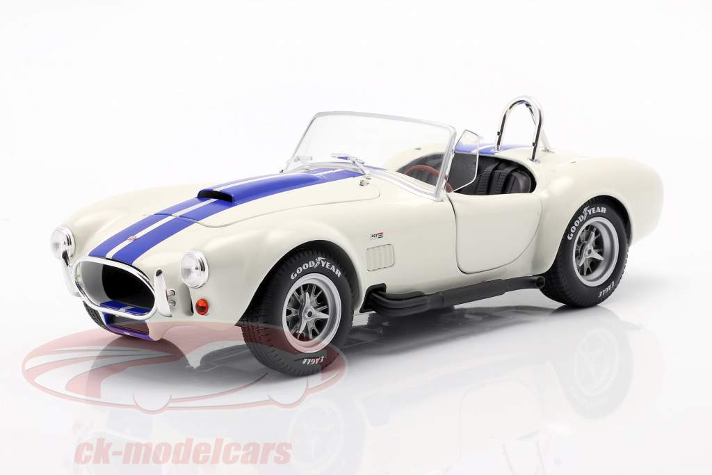 Shelby AC Cobra 427 Hardtop year 1965 white / blue 1:18 Solido