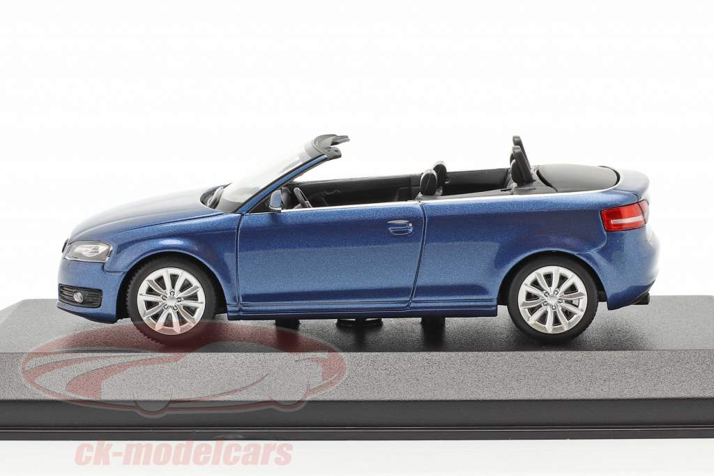 Audi A3 Cabriolet Bouwjaar 2007 blauw metalen 1:43 Minichamps