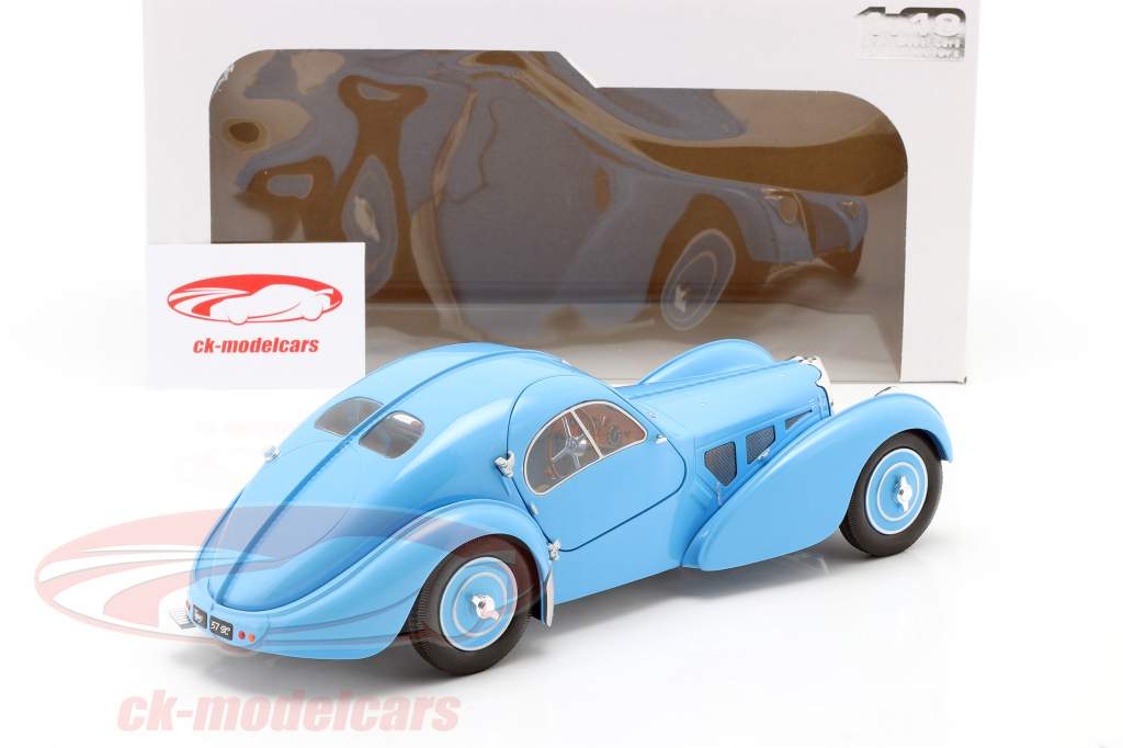 Bugatti Type 57 SC Atlantic Baujahr 1938 hellblau 1:18 Solido