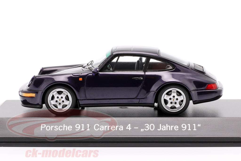 Porsche 911 Carrera 4 30 Flere år 911 lilla metallisk 1:43 Spark