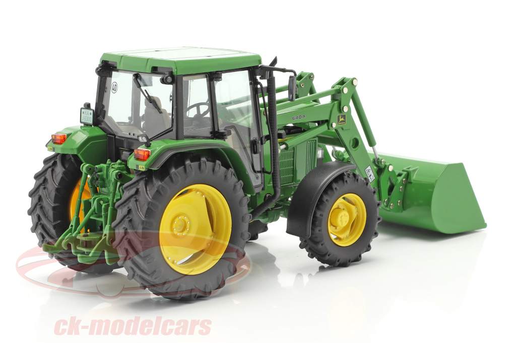 John Deere 6300 Traktor mit Frontlader Baujahr 1992-97 grün 1:32 Schuco