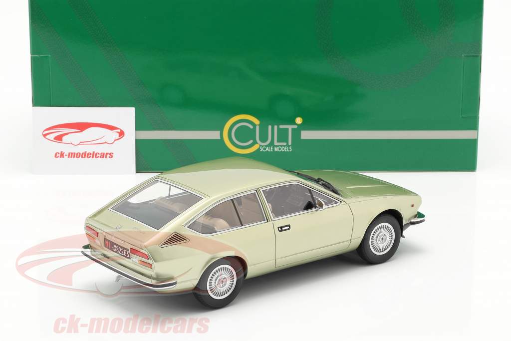 Alfa Romeo Alfetta GT Baujahr 1975 hellgrün metallic 1:18 Cult Scale