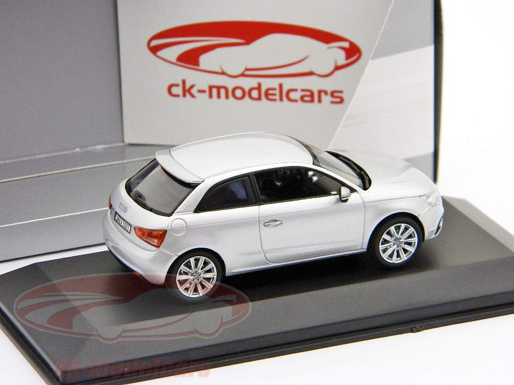 Audi A1 eissilber / is sølv 1:43 Kyosho