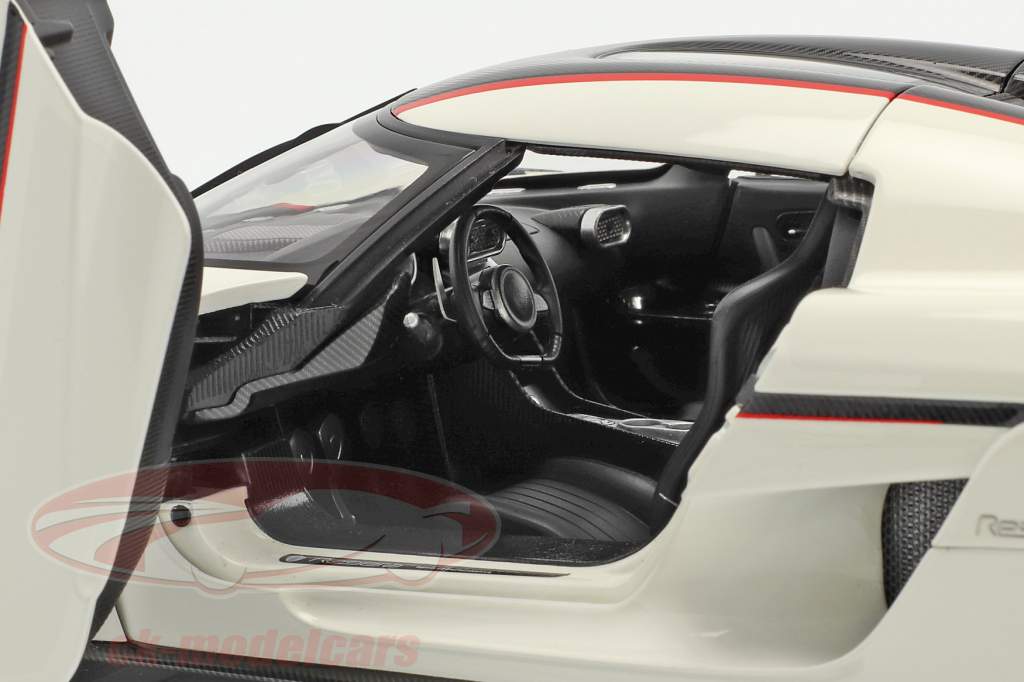 Koenigsegg Regera Bouwjaar 2016 Wit / koolstof / rood 1:18 AUTOart