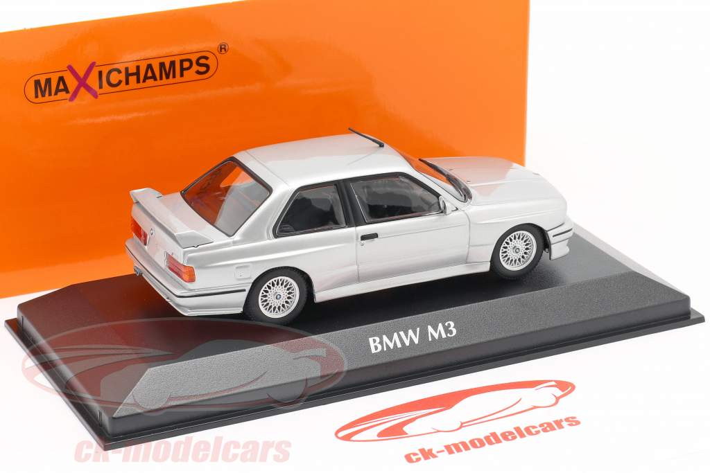 BMW M3 (E30) Byggeår 1987 sølv metallisk 1:43 Minichamps