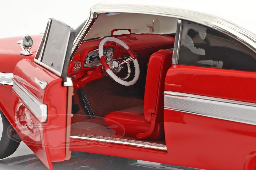 Plymouth Fury Ano de construção 1958 Filme Christine (1983) vermelho / Branco 1:18 AutoWorld