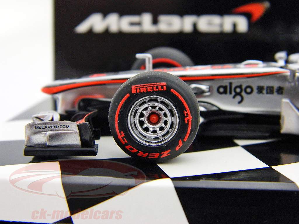 J. Button McLaren MP4-26 Winnaar GP Canada Formule 1 2011 1:43 Minichamps