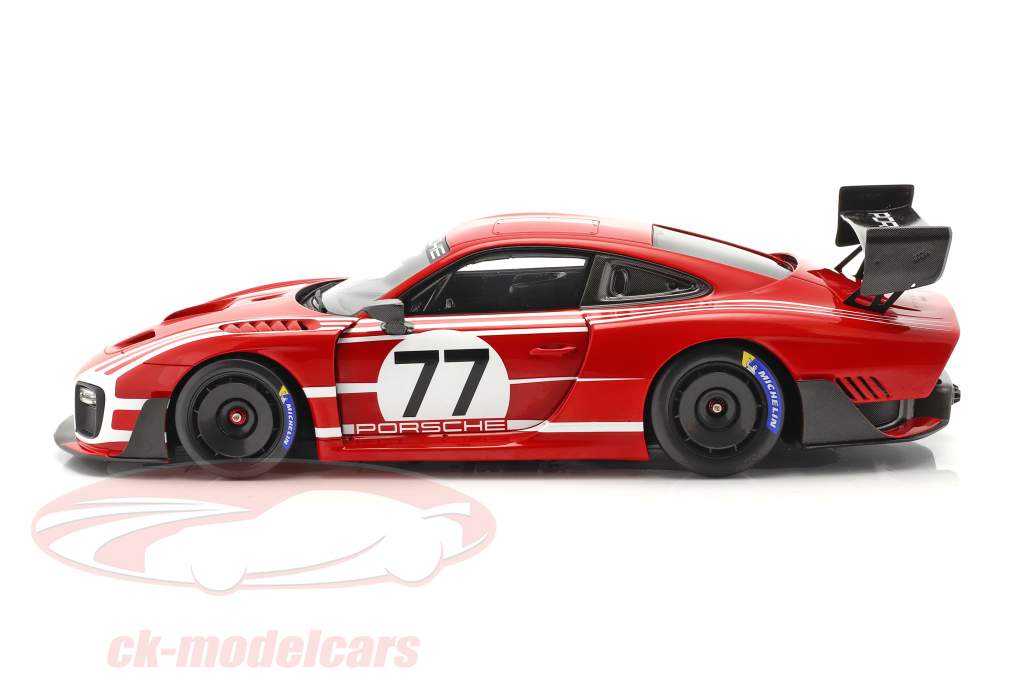 Porsche 935 based on 911 GT2 RS Clubsport Salzburg #77 with showcase 1:18 Spark