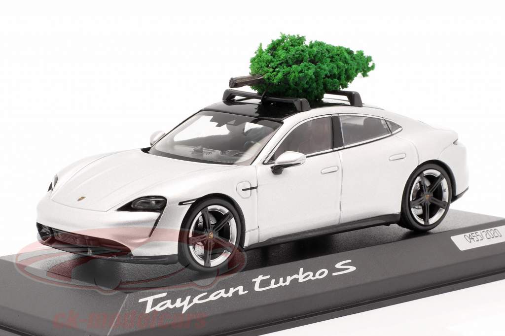 Porsche Taycan Turbo S 白云石银 用 圣诞树 1:43 Minichamps