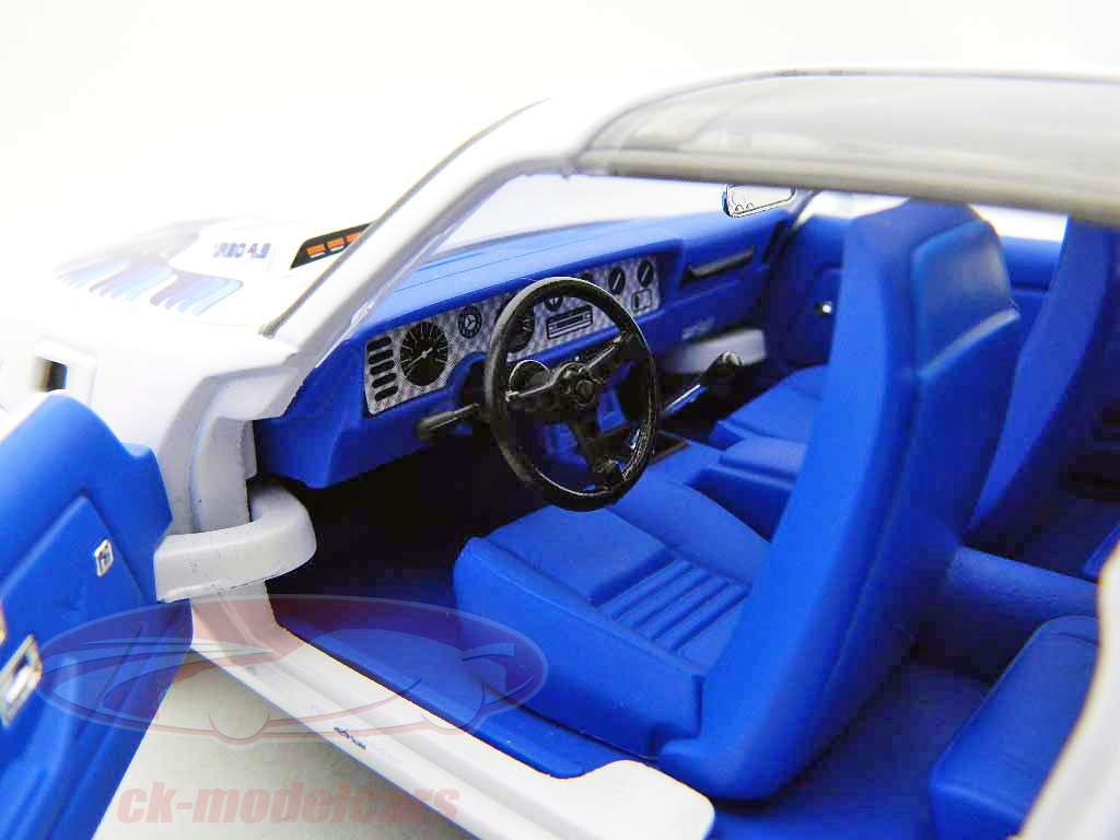 Pontiac Transam Turbo 4.9 1980 hvid med blå fugl 1:18 Greenlight