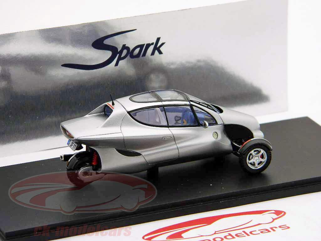 Mercedes-Benz F300 1997 silver 1:43 Spark