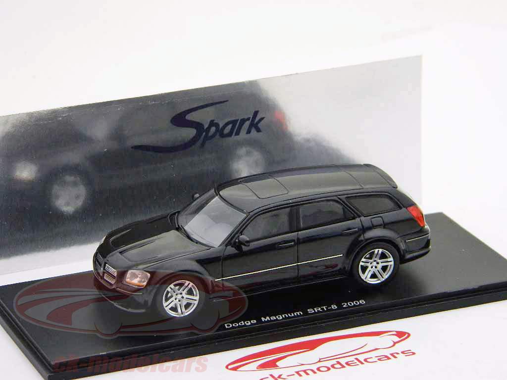 Dodge Magnum SRT-8 model 2006 zwart / zwart 1:43 Spark