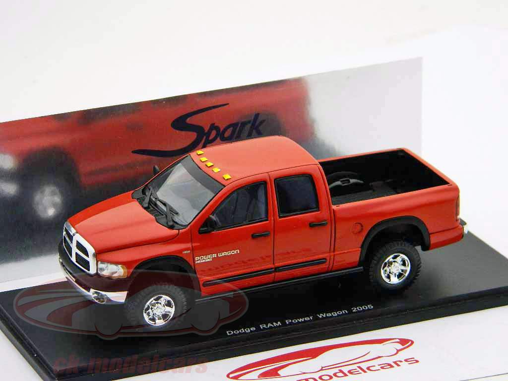Dodge Ram Power Wagon modèle 2005 rouge / rouge Spark 1:43