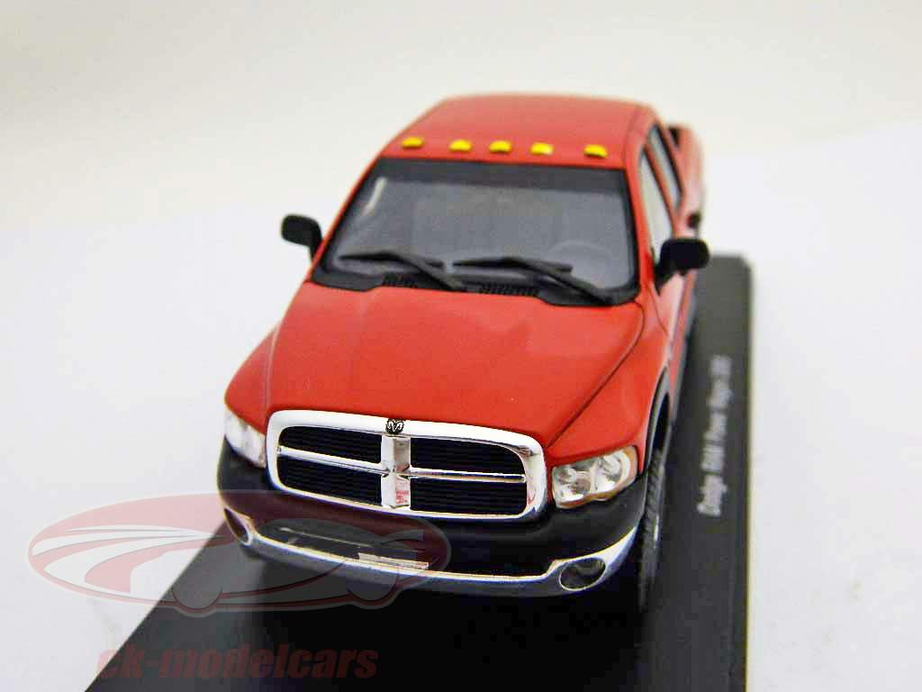 Dodge Ram Power Wagon modèle 2005 rouge / rouge Spark 1:43