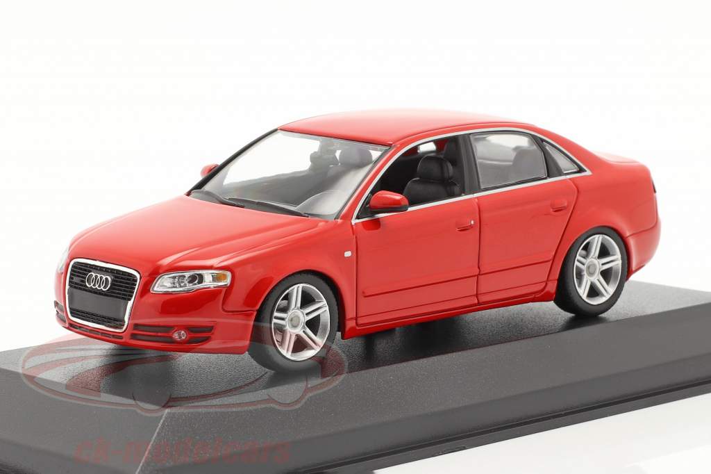 Audi A4 år 2004 rød 1:43 Minichamps